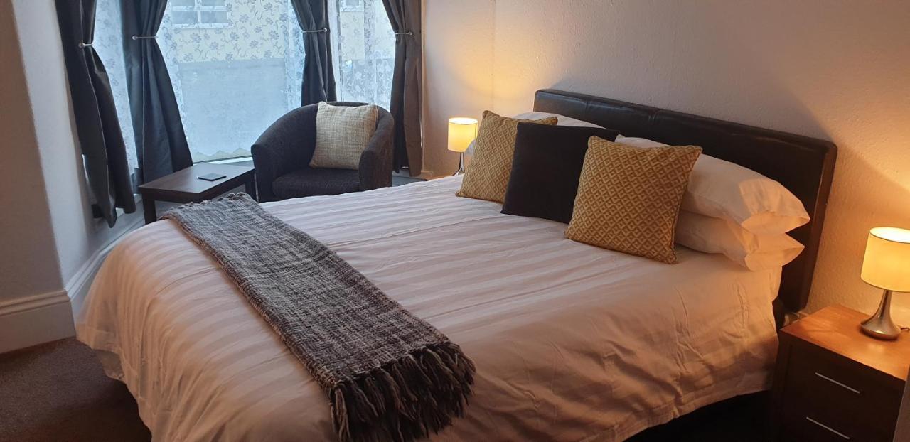 Lockinbar Holiday Apartments Tenby Eksteriør billede