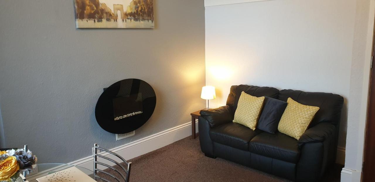 Lockinbar Holiday Apartments Tenby Eksteriør billede